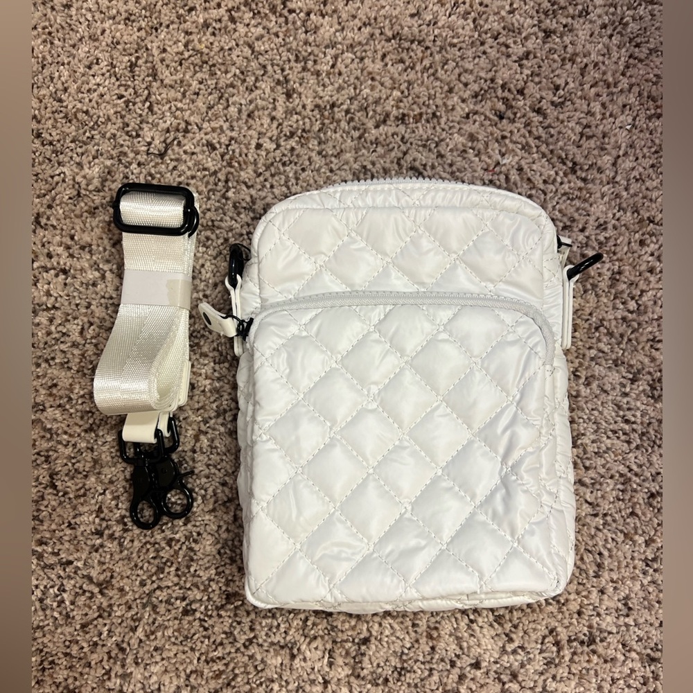 NEW BC BAG WHITE CROSSBODY BAG